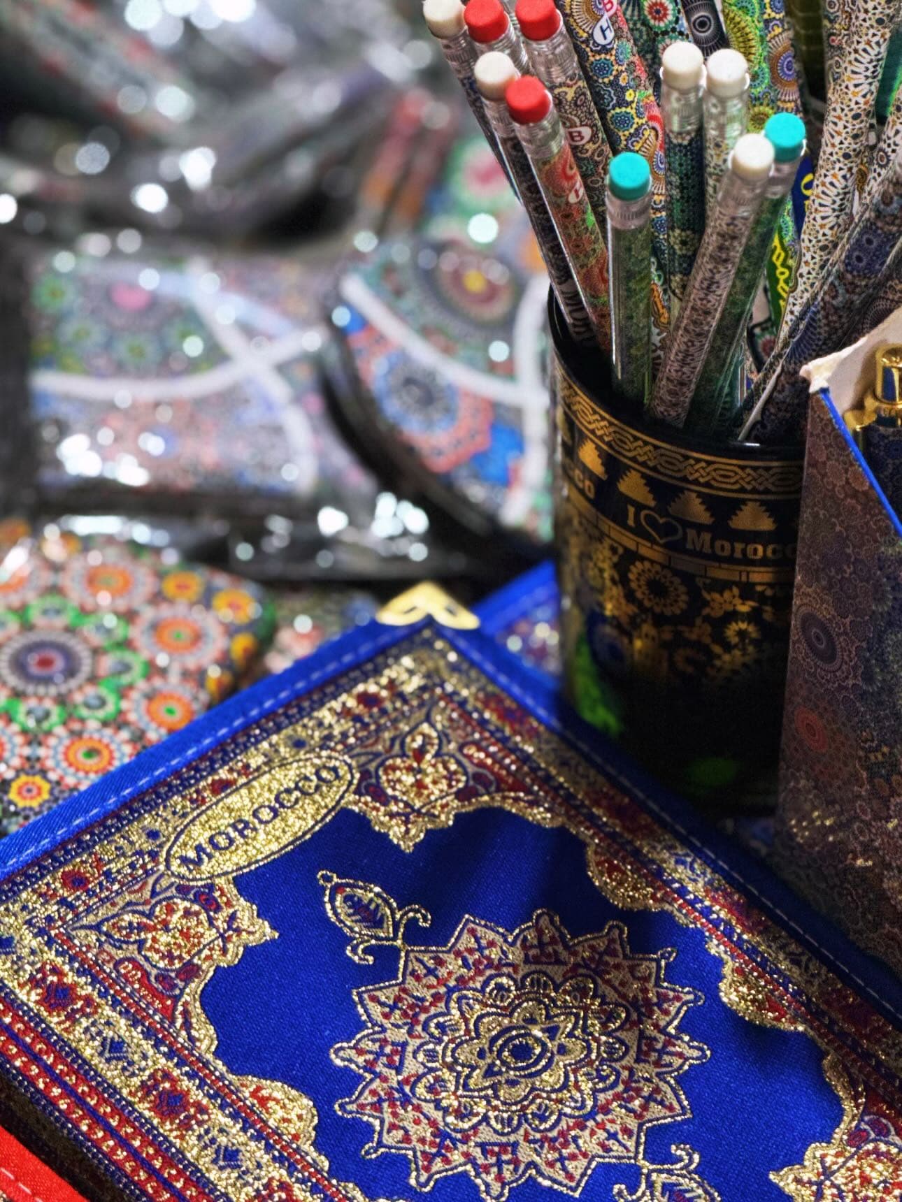 Souvenirs & Gifts